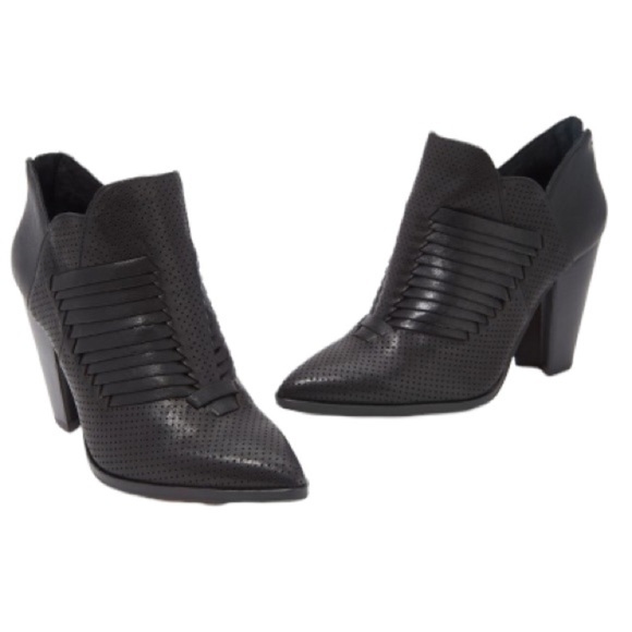 Vince Camuto Shoes - 𝅺Vince Camuto Levana boot - size 9.5 leather upper, textile lining, man made